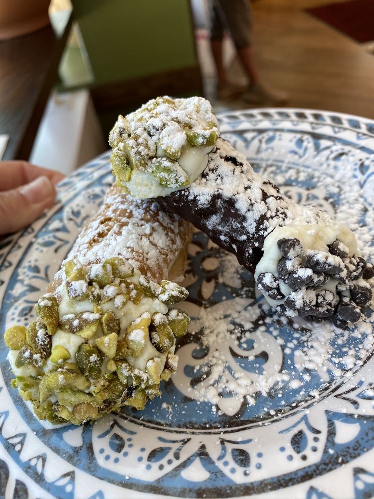 LOU’S ITALIAN SPECIALTIES 231 Photos & 177 Reviews Delis 3357