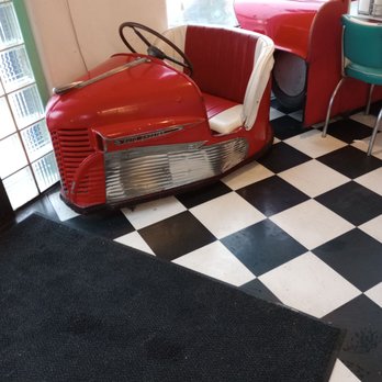 Dale's Diner - Nostalgia pieces. - Diners Near Me - Long Beach, California