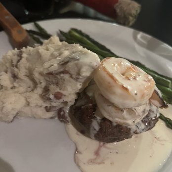 Ivy Restaurant - Filet and Shrimp - Seafood Near Me - Wheaton, Illinois