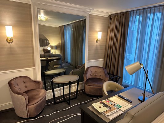 Britannia Hotel by null