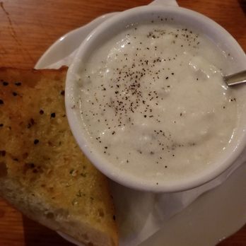 Thirsty Whale - Clam chowder with garlic bread. - American Near Me - Bar Harbor, Maine Thirsty Whale - Clam chowder with garlic bread. - American Near Me - Bar Harbor, Maine