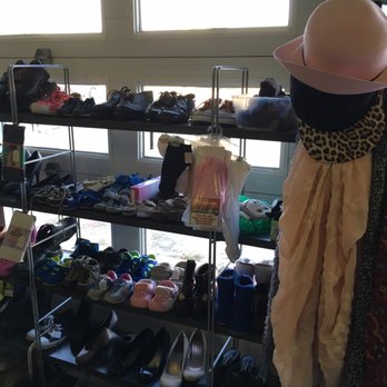 Taylor's Closet - Shoes belts purses hats all types of accessories are available - Used, Vintage & Consignment Near Me - Devon, Alberta