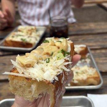 Patrizi's - Garlicky - Italian Near Me - Austin, Texas
