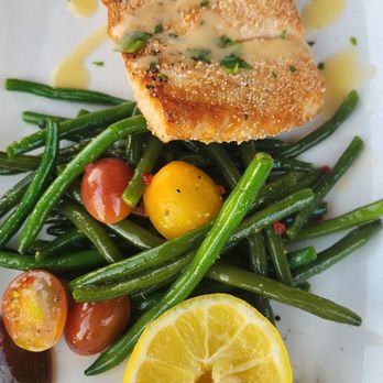 Molo - Salmone - Italian Near Me - Newport Beach, California