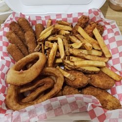 Lil Sumthin Cafe - Onion rings, fries, jalapeño poppers, jalapeño mozzarella sticks, mozzarella sticks.