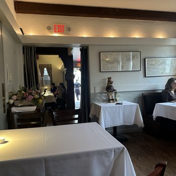 L'Escargot - French Near Me - Carmel, California