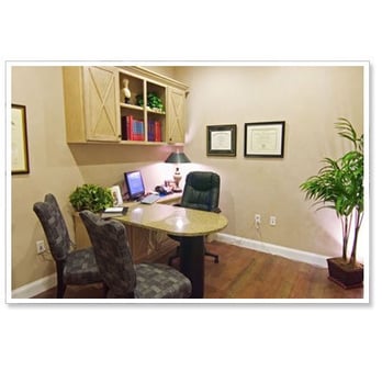 Pearson Facial Plastic Surgery - Dr. Pearson's Patient Consultation Room - Plastic Surgeons Near Me - Fleming Island, Florida Pearson Facial Plastic Surgery - Dr. Pearson's Patient Consultation Room - Plastic Surgeons Near Me - Fleming Island, Florida