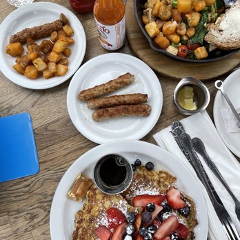Fratelli Cafe - Turkey Sausage , Croissant French Toast , Tofu Scrambler - Coffee & Tea Near Me - Los Angeles, California Fratelli Cafe - Turkey Sausage , Croissant French Toast , Tofu Scrambler - Coffee & Tea Near Me - Los Angeles, California