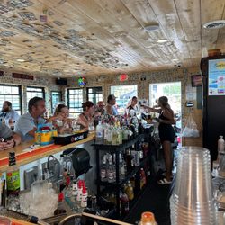 Captain Lou's - Bar top