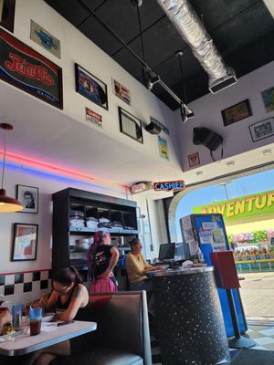 Doo Wop Diner by null