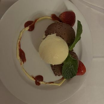 La Trattoria Restaurant - Mousse Du Chocolate - Italian Near Me - Key West, Florida La Trattoria Restaurant - Mousse Du Chocolate - Italian Near Me - Key West, Florida