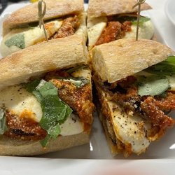 Hugo DeLucas Deli
