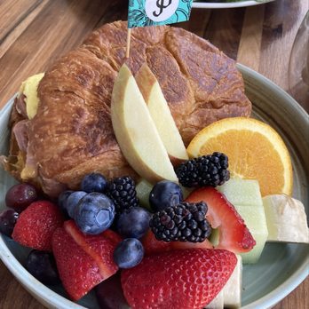 Lapisara Eatery - Breakfast Croissant - Breakfast & Brunch Near Me - San Francisco, California