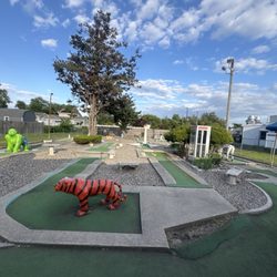 Milky Way Ice Cream & Minature Golf - Mini golf