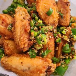 Roxy's Bar & Grill - Salt & pepper wings