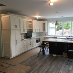 Modern Counter Tops & Cabinets