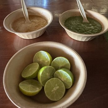 Mariscos El Toro Guero - Condiments - Mexican Near Me - Cabo San Lucas, BCS