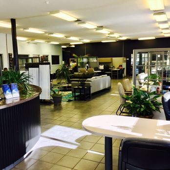 Hi-Line Autohaus - Showroom - Car Dealers Near Me - Charlotte, North Carolina Hi-Line Autohaus - Showroom - Car Dealers Near Me - Charlotte, North Carolina