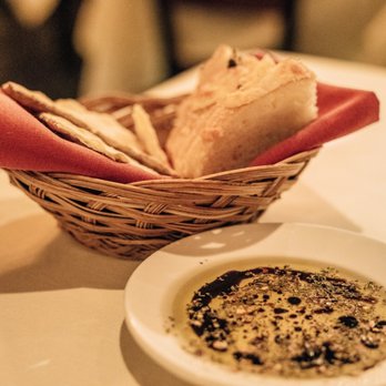 Max's Brick Oven Cafe - Bread and the most delicious dipping oil - Pizza Near Me - Paducah, Kentucky