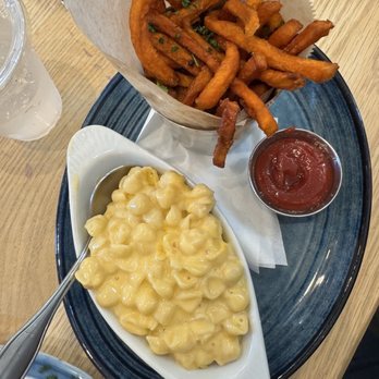 Lure Fish House - Kids Meal  - @Lure Fish House at Rinaldi Street, Porter Ranch, California - Seafood Near Me - Porter Ranch, California