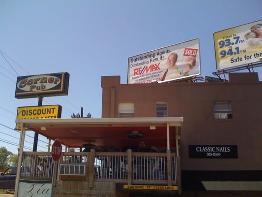 The Corner Pub by null