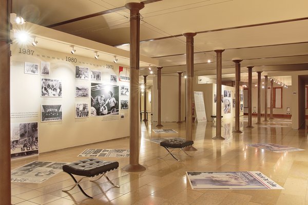 Casa Botines by null