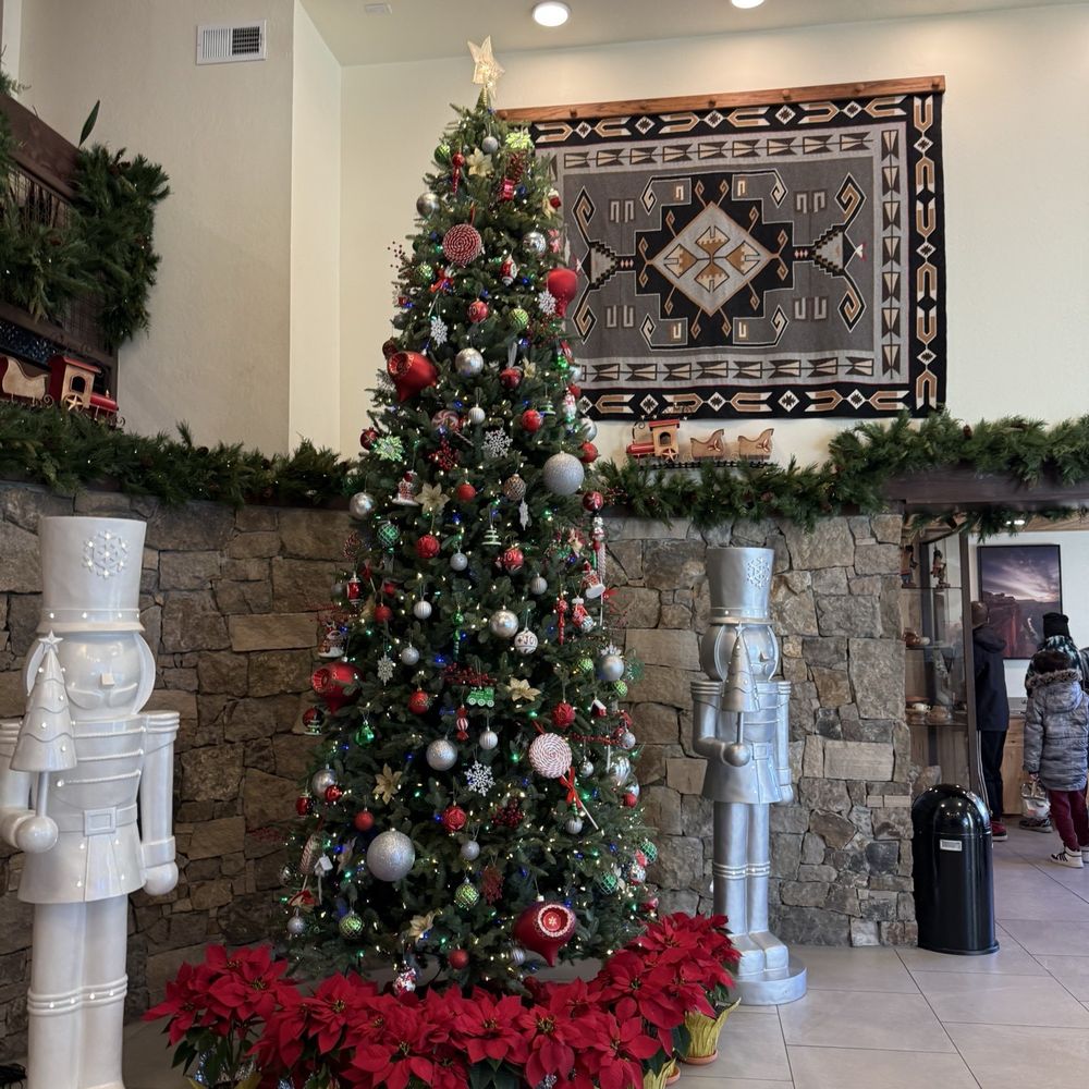 Red Feather Lodge - Hotels Near Me - Grand Canyon, Arizona Red Feather Lodge - Hotels Near Me - Grand Canyon, Arizona
