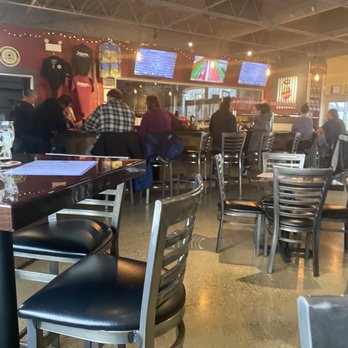 Pollyanna Brewing - Roselle - Seating area - Breweries Near Me - Roselle, Illinois Pollyanna Brewing - Roselle - Seating area - Breweries Near Me - Roselle, Illinois