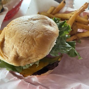 Roadhouse - Cheeseburger on sweet sourdough bun with fries - Burgers Near Me - Bastrop, Texas Roadhouse - Cheeseburger on sweet sourdough bun with fries - Burgers Near Me - Bastrop, Texas