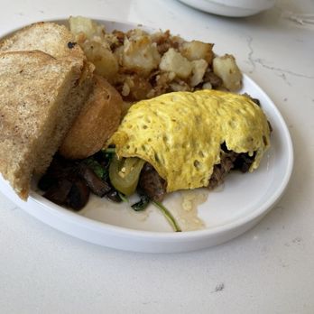 The Wild Fork - Veg omelette - vegan sausage, toast and potatoes - American Near Me - Tulsa, Oklahoma