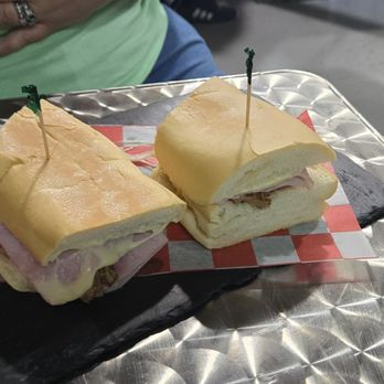 La Esquina del Pan con Bistec 2 - Croquette - Cuban Near Me - Miami, Florida La Esquina del Pan con Bistec 2 - Croquette - Cuban Near Me - Miami, Florida