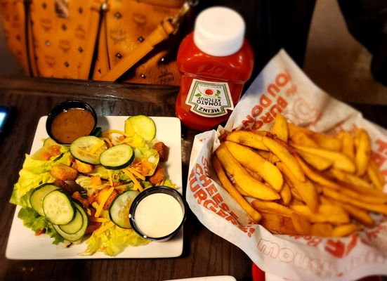 RED ROBIN GOURMET BURGERS AND BREWS - Updated April 2026 - 353 Photos ...