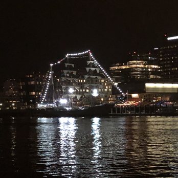 Classic Harbor Line Boston - Lit up boat - Tours Near Me - Boston, Massachusetts Classic Harbor Line Boston - Lit up boat - Tours Near Me - Boston, Massachusetts