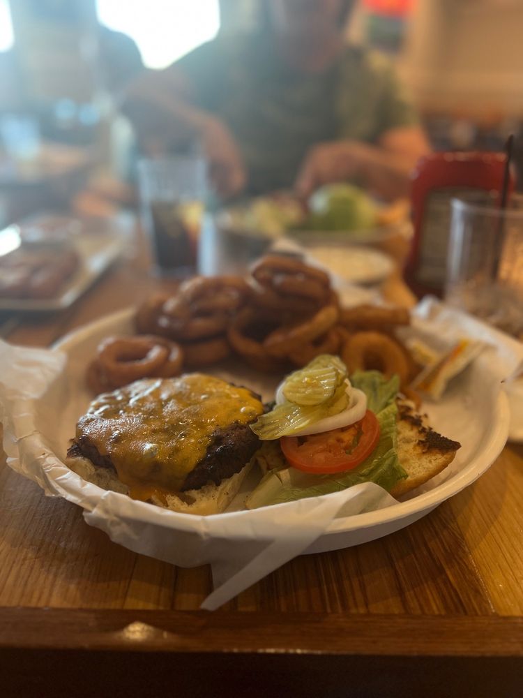 Castaways Seafood & Grill