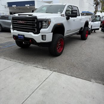 Santa Monica GMC - Truck - Car Dealers Near Me - Santa Monica, California
