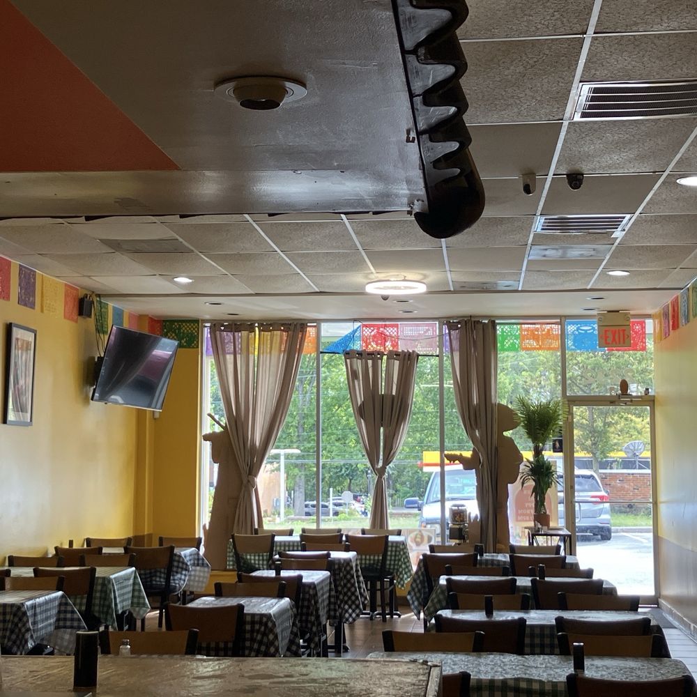 Tomatillo Mexican Grill - Dining area - Tex-Mex Near Me - Rockville, Maryland Tomatillo Mexican Grill - Dining area - Tex-Mex Near Me - Rockville, Maryland