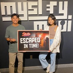 Mystery Maui Escape Room - We (barely) escaped lol! We loved it