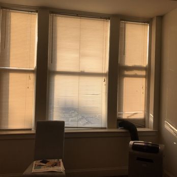 Exchange Building Apartments - Very dated window blinds and "air conditioning" unit for the whole "room" - Apartments Near Me - Memphis, Tennessee Exchange Building Apartments - Very dated window blinds and "air conditioning" unit for the whole "room" - Apartments Near Me - Memphis, Tennessee