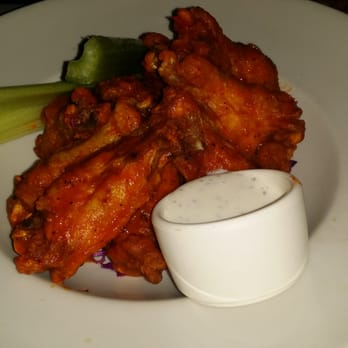 Yard House - Buffalo wings - New American Near Me - Brea, California