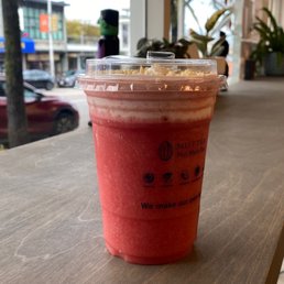 Strawberry Tea with Nut Cream
