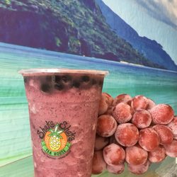 Shaka Shaka Tea House - Red grape smoothie