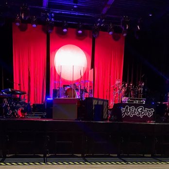 Delmar Hall - Set - Music Venues Near Me - St. Louis, Missouri