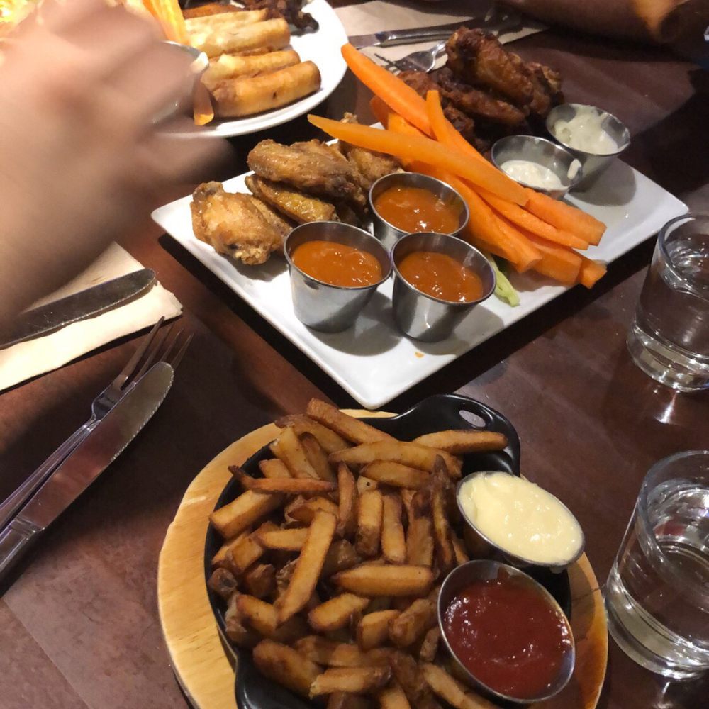 La Cage - The buffalo wings are great! - Sports Bars Near Me - Montreal, Quebec