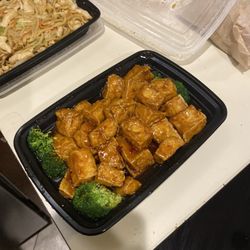 Yummy Wok - General tso tofu