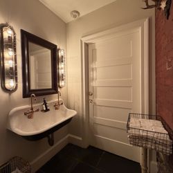 Wm Farmer & Sons - Restroom