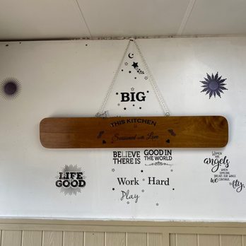 By Felecia - Lots to encourage you while you wait! - Soul Food Near Me - Eastpointe, Michigan