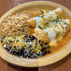 Jalapeno's Grill - Enchiladas con Salsa Roja