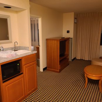 Hilton Chicago/Oak Brook Suites - Hotels Near Me - Oakbrook Terrace, Illinois Hilton Chicago/Oak Brook Suites - Hotels Near Me - Oakbrook Terrace, Illinois
