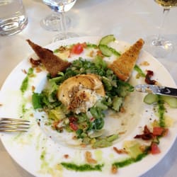 Bistro A.W. Stenfors - Goat cheese salad & white wine (house)