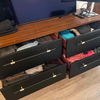 Ludovic organizing - Dresser - Home Organization Near Me Ludovic organizing - Dresser - Home Organization Near Me